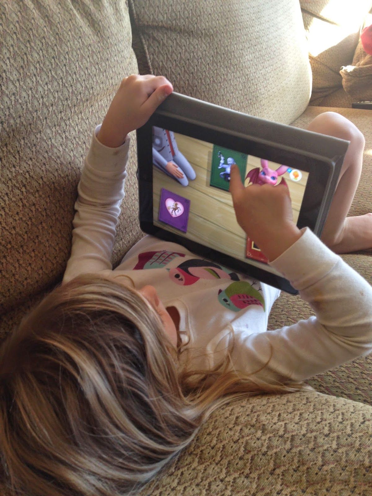 Julias Mom Hacks Facebook ad: The only thing that calms my son down is a screen.