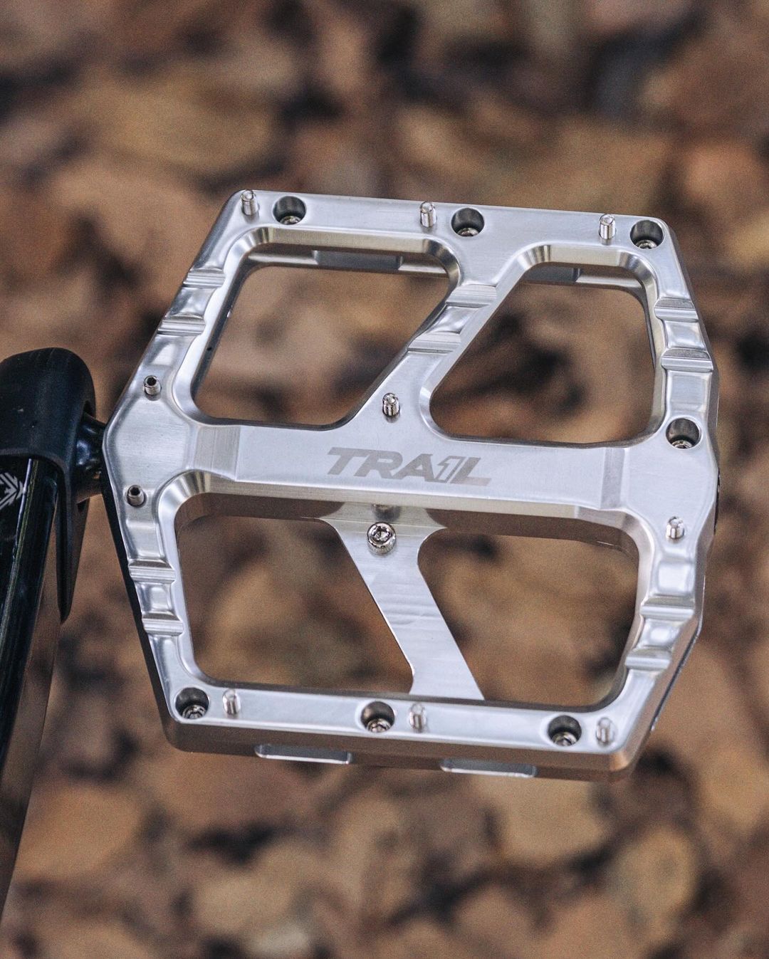 Trail One Components Facebook ad from Apr 4, 2025