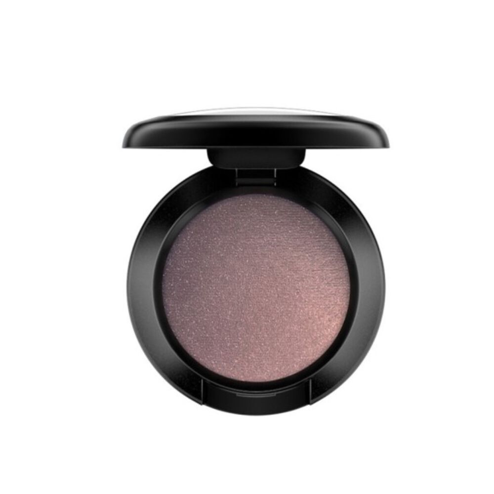 M·A·C Cosmetics Facebook ad