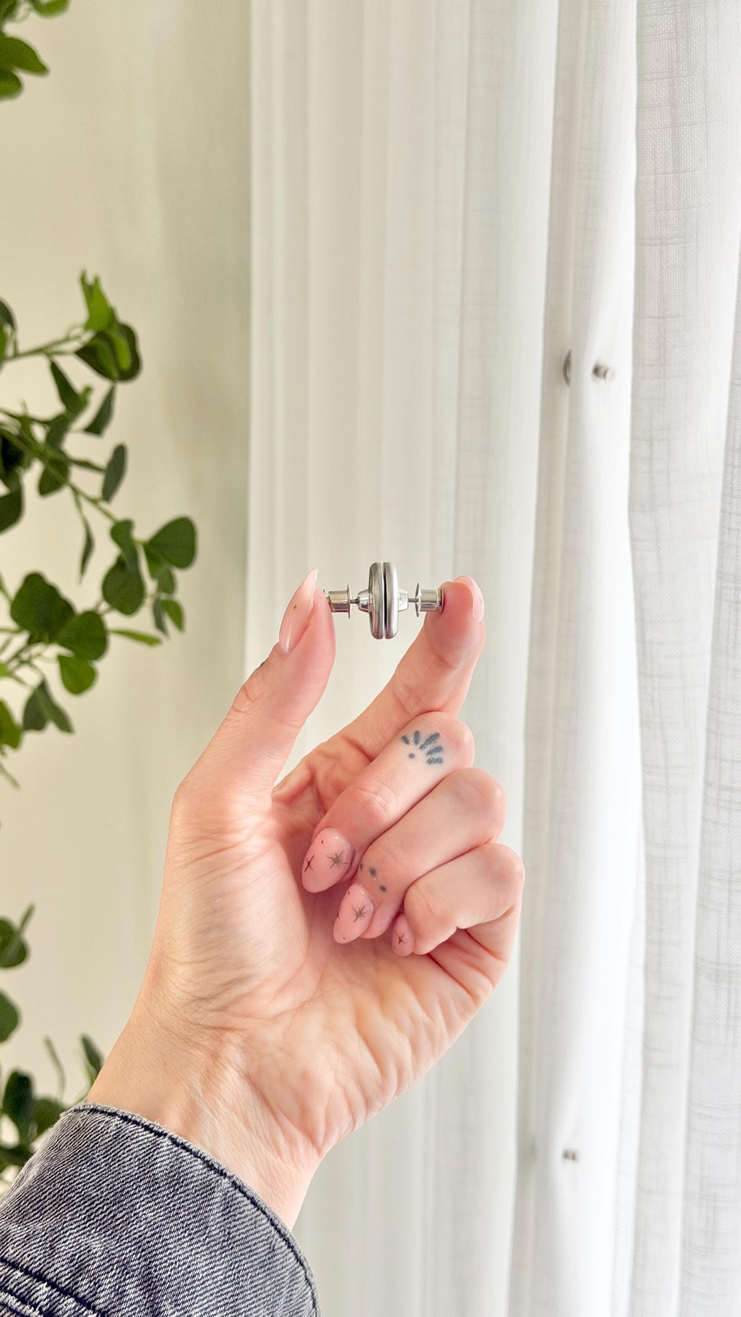 Everything Envy Facebook ad: No more light sneaking in through your curtains
