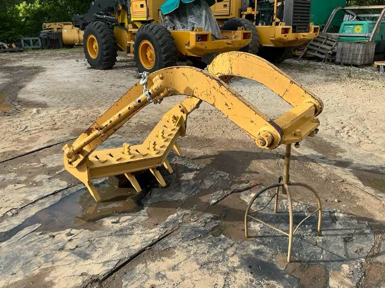 Wendell Cain Facebook ad: Caterpillar Motorgrader Scarifier Auction
