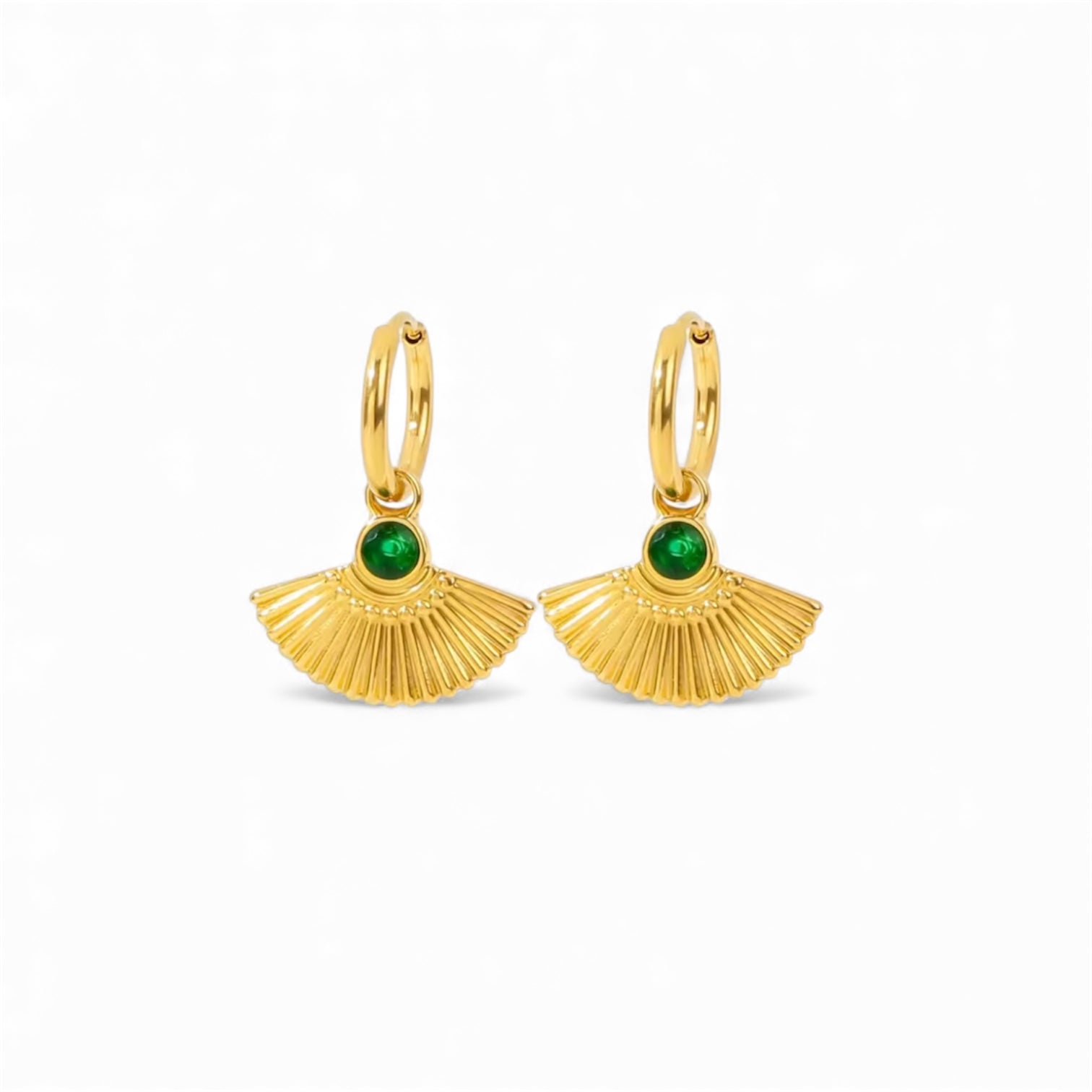 Parisa Jewelry Facebook ad: Waterproof, hypoallergenic gold-plated jewellery made for…