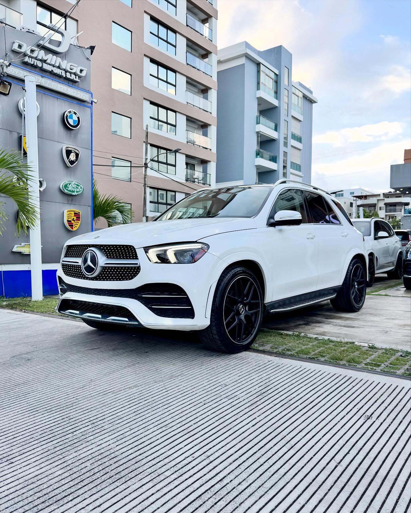 Domingoautoimportsrl Facebook ad