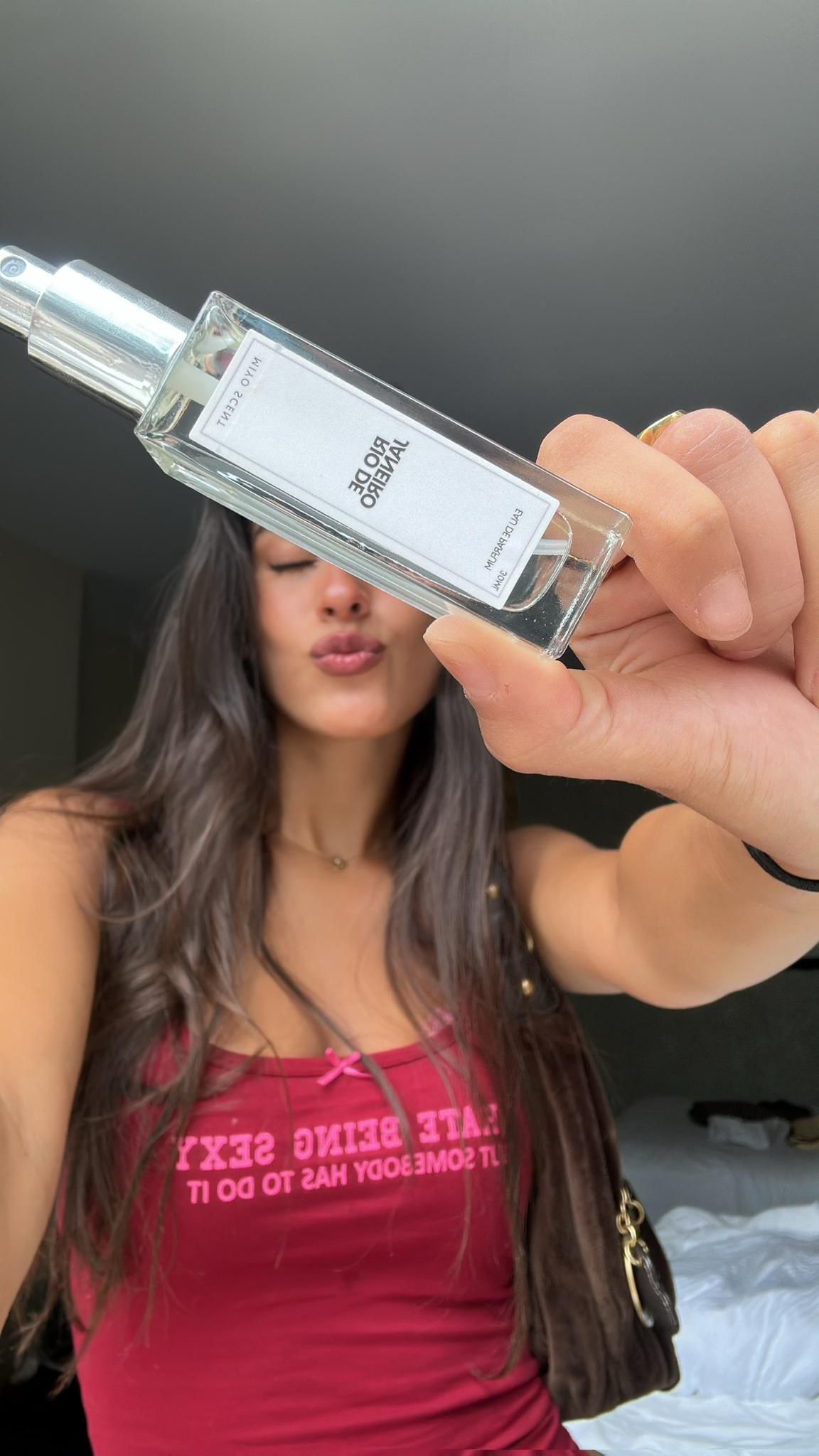 Miyo scent ניחוח של מלון אצלך בסלון Facebook ad
