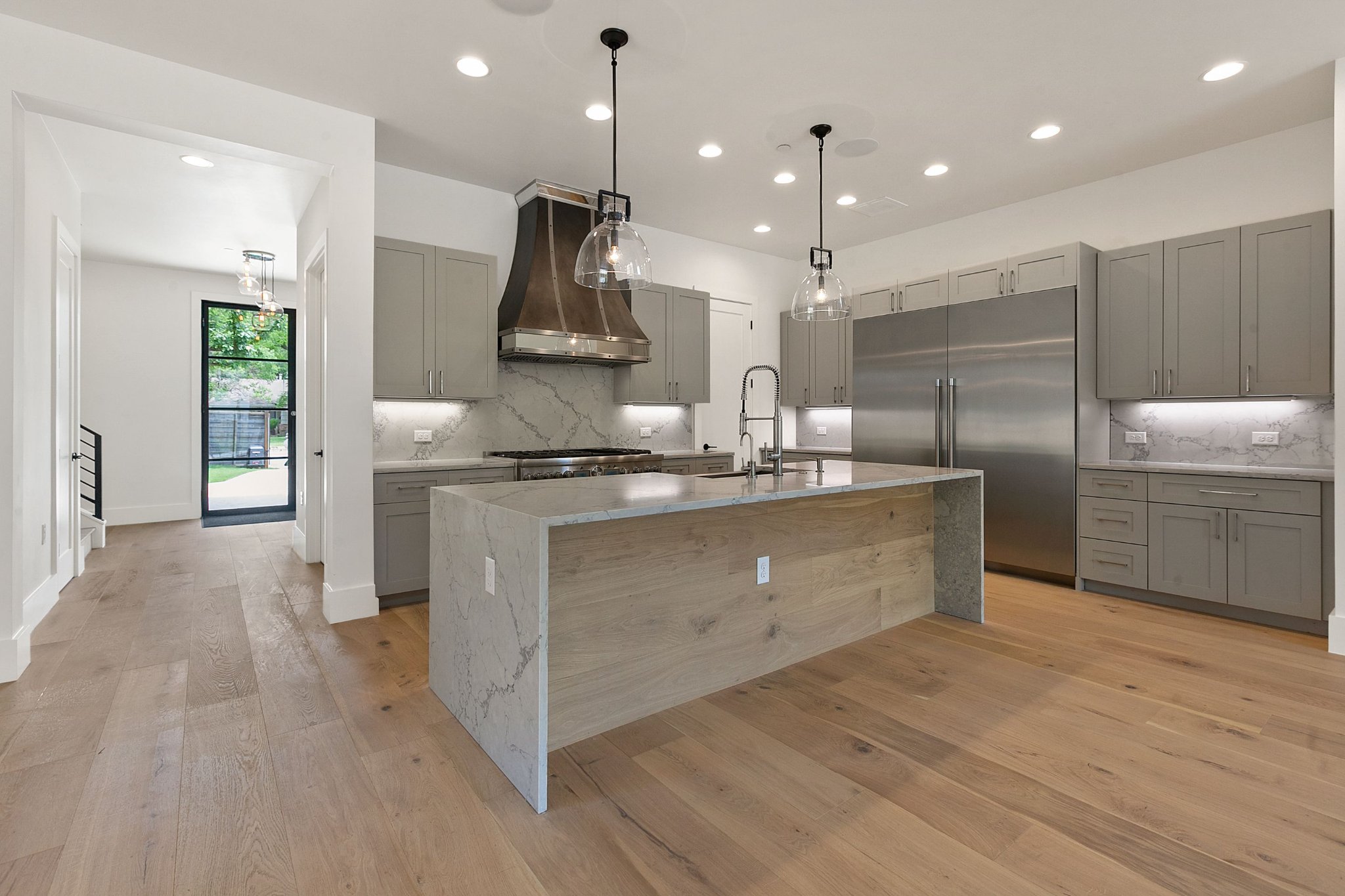 Nabeel Anwar Almarsomi Facebook ad: 9.5 Wide Hardwood White Oak PREMIUM 3mm WEAR LAYER, $6.99…