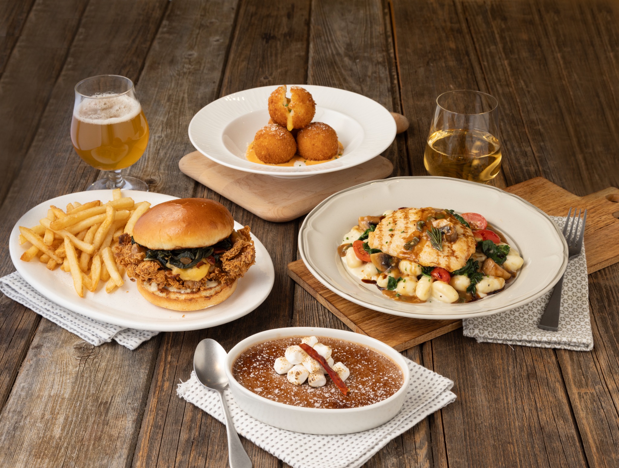 Houlihan's Facebook ad: New season, new reasons to sip and savor.