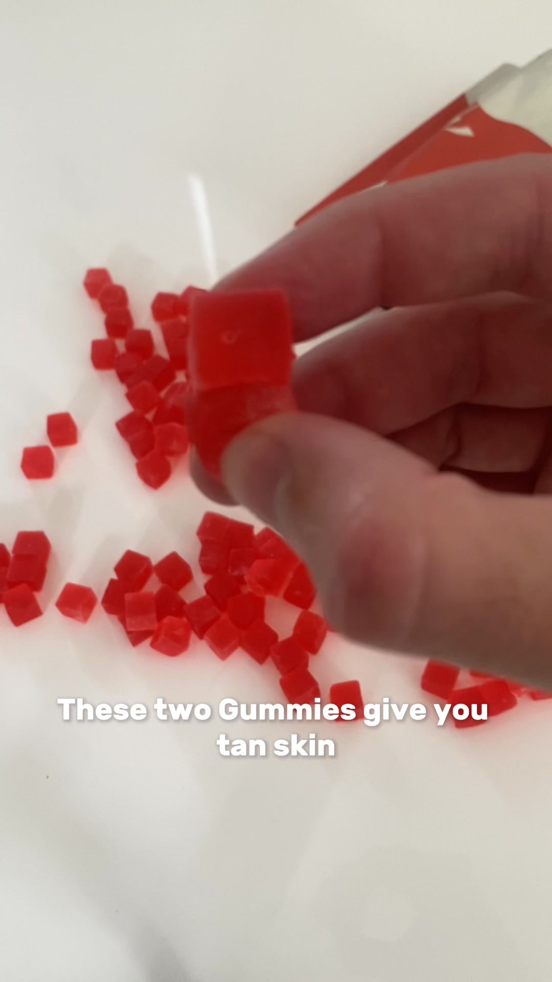 Glow Gummies Facebook ad: Pale to Tan in 28 Days!