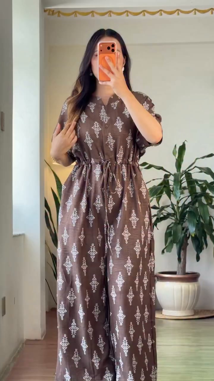Trendy Fashion House Facebook ad: নতুন ডিজাইনের পার্টি ও কেজুয়াল ড্রেস এখন স্টকে