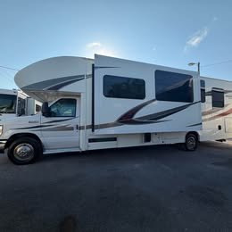 Shayne Michael Robinson Facebook ad: 2018 Jayco redhawk 29xk