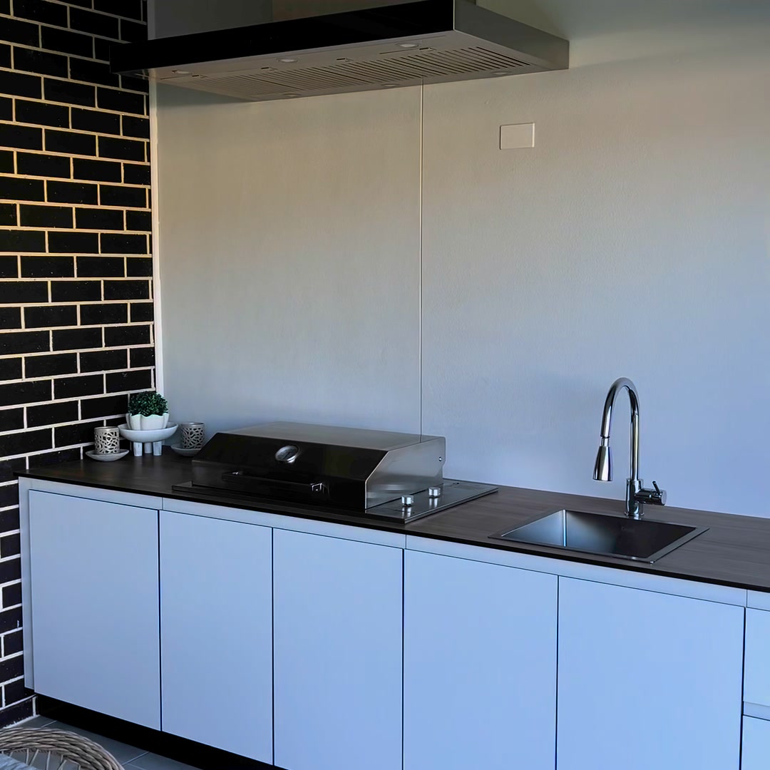 Australian Outdoor Living Facebook ad: 4.3 From 2600+ Product Reviews