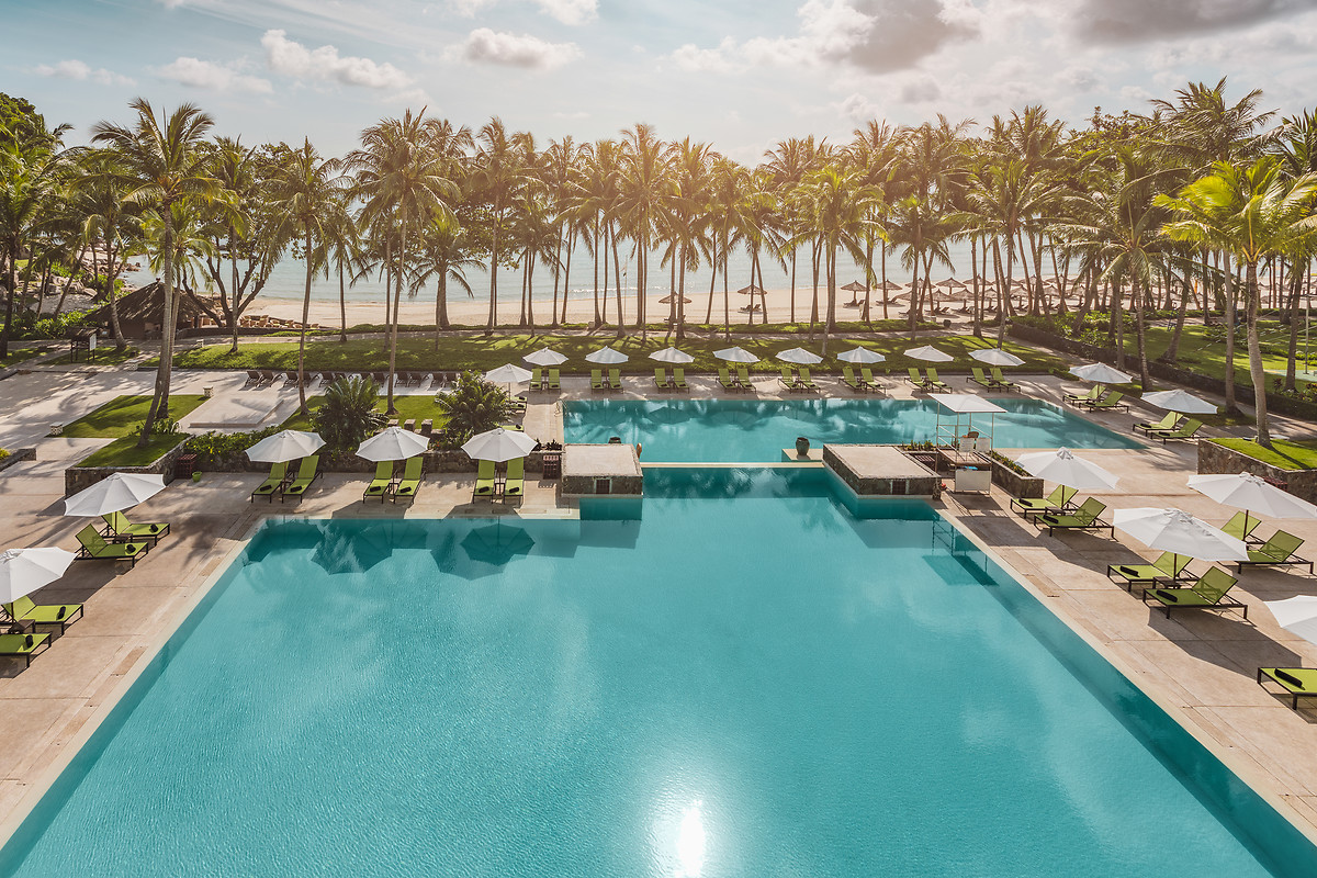 Club Med Facebook ad