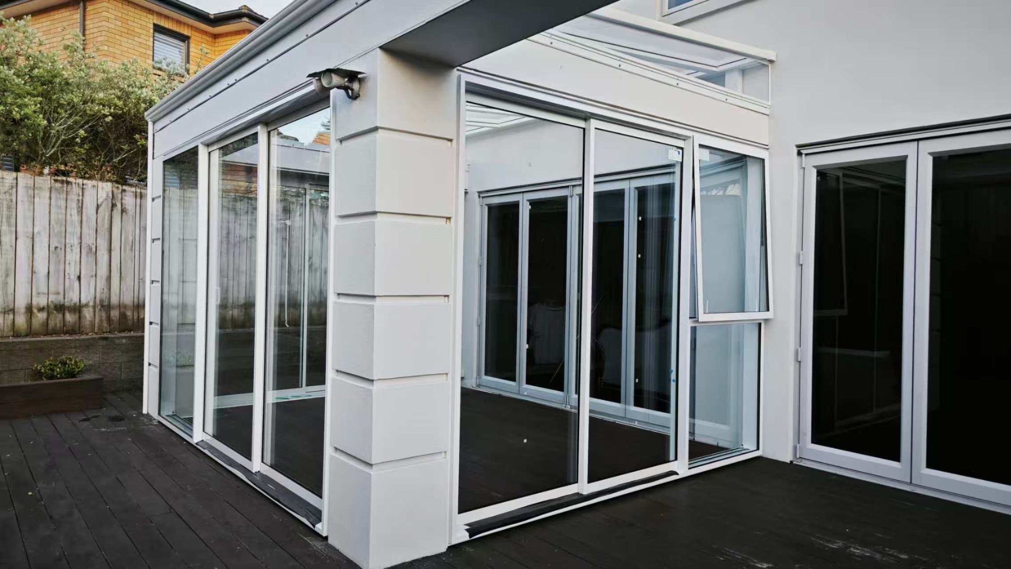 Zhang David Facebook ad: Customised glass windows and doors