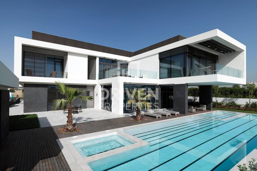 LuxuryEstate Facebook ad