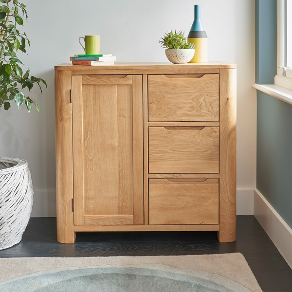 Oak Furnitureland Facebook ad: Made To Last A Lifetime