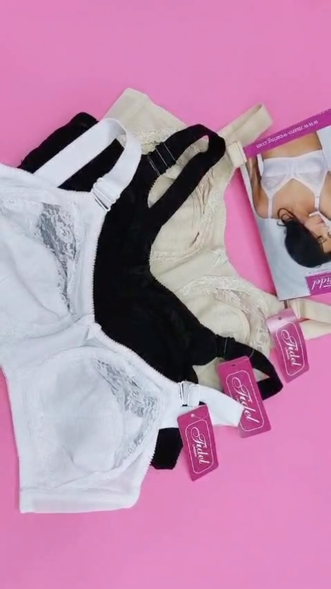 Lingerie Elle Facebook ad: Feel supported all day with our beautiful lace…