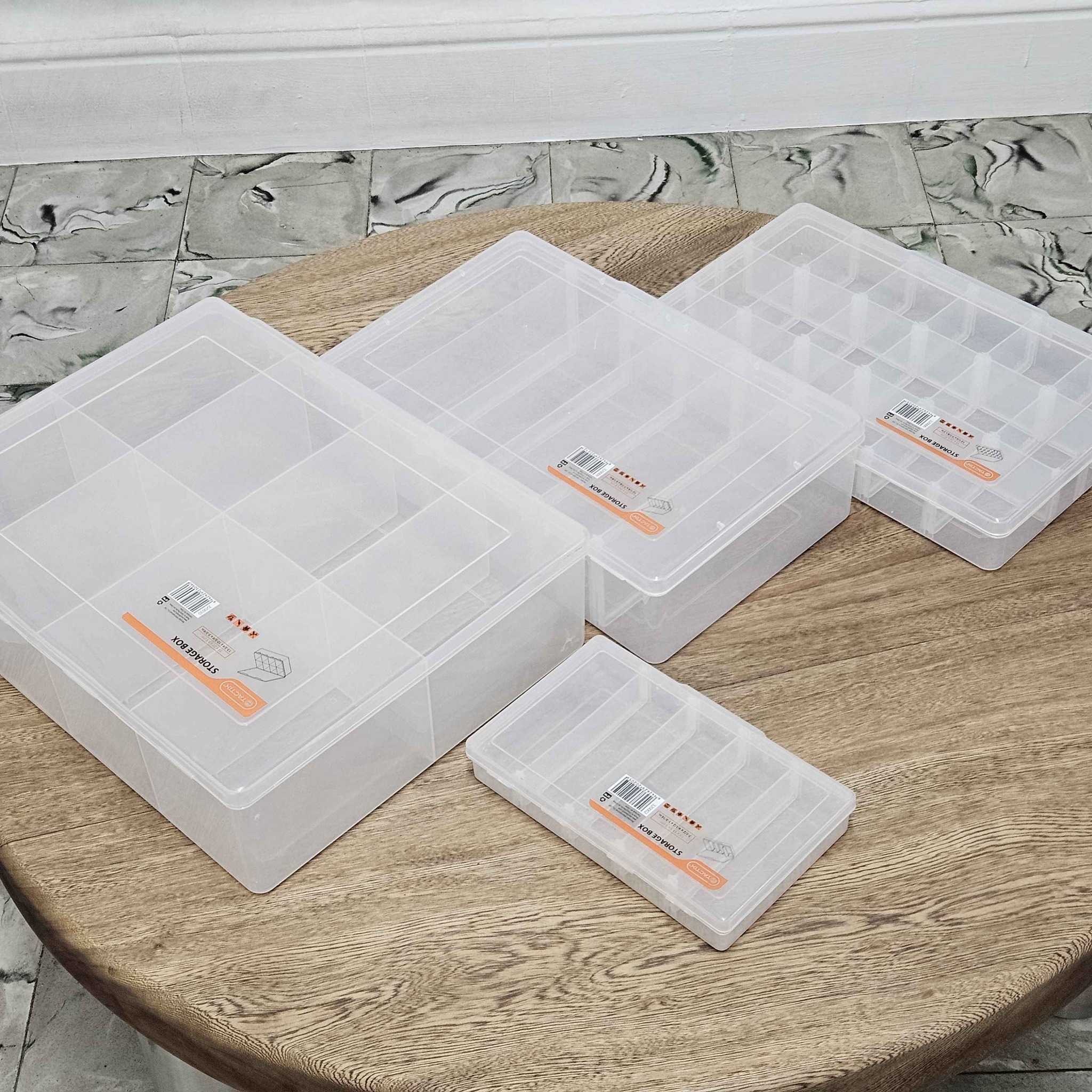 Fredrik Sprang Facebook ad: cajas organizadoras de plástico