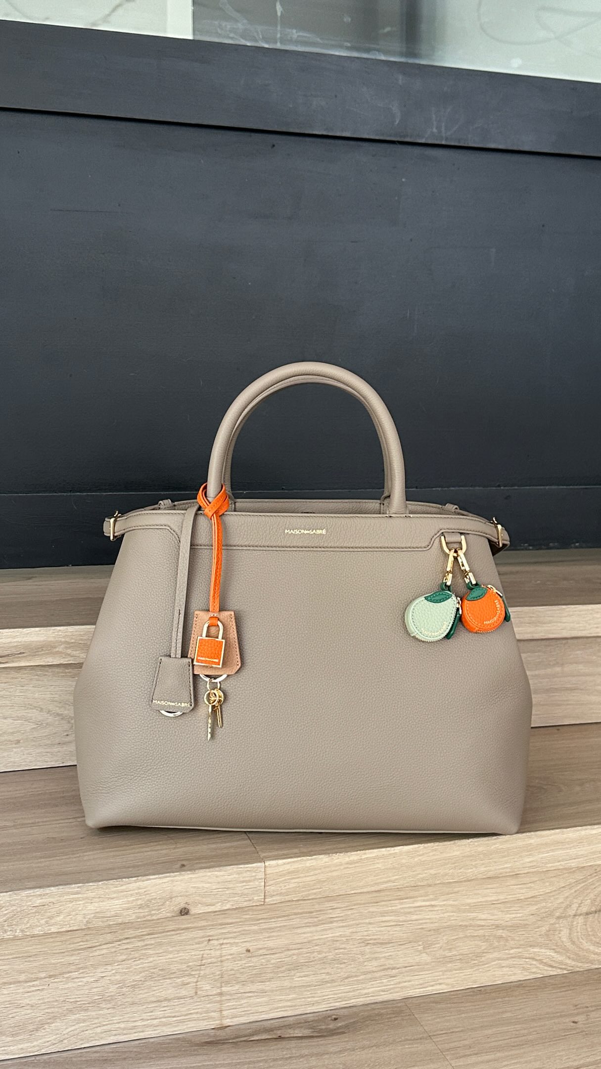 MAISON de SABRÉ Facebook ad: Let’s unbox my new baby @maisondesabre