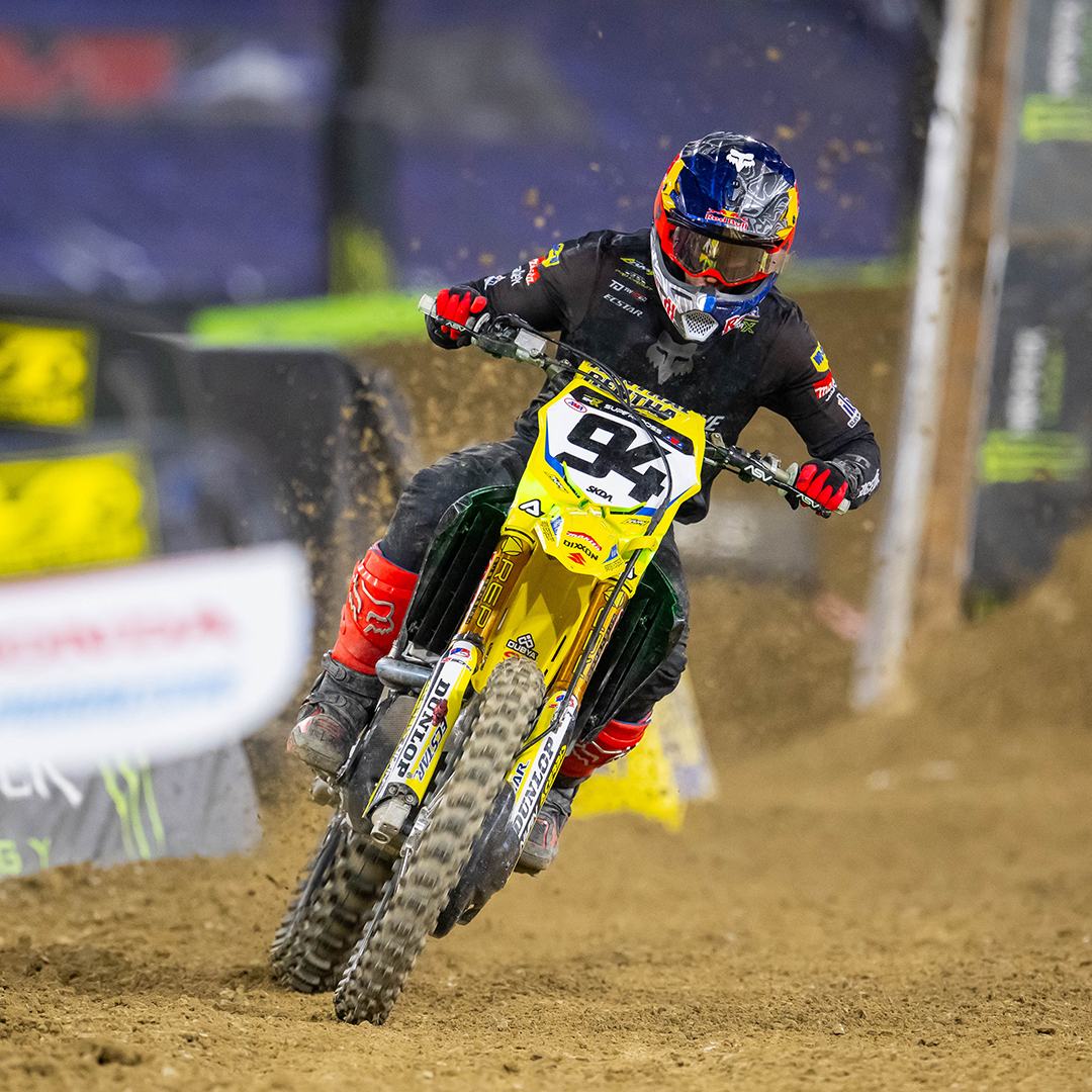 MXstore Facebook ad
