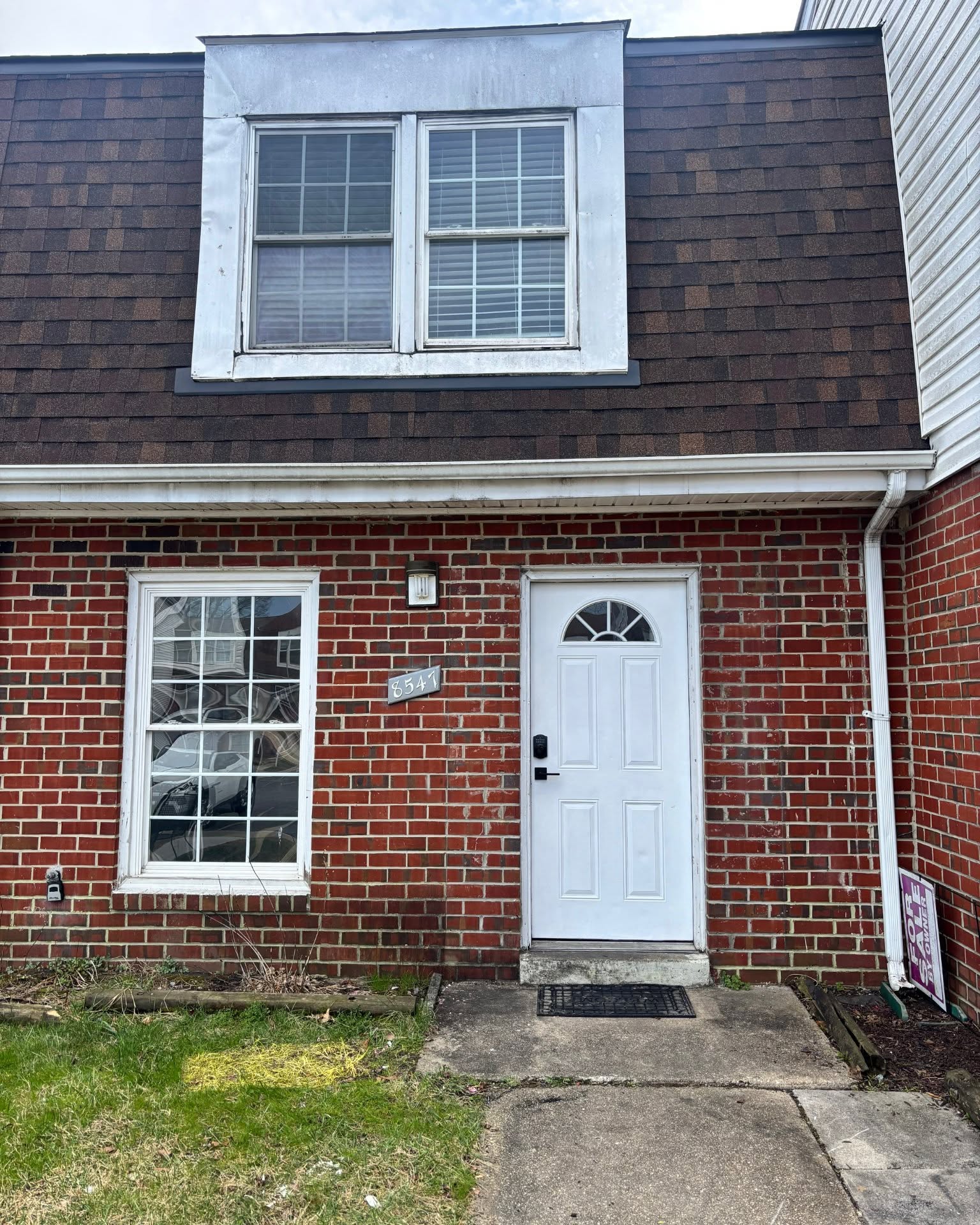 Jacob Manevich Facebook ad: 3 Beds 1.5 Baths Townhouse