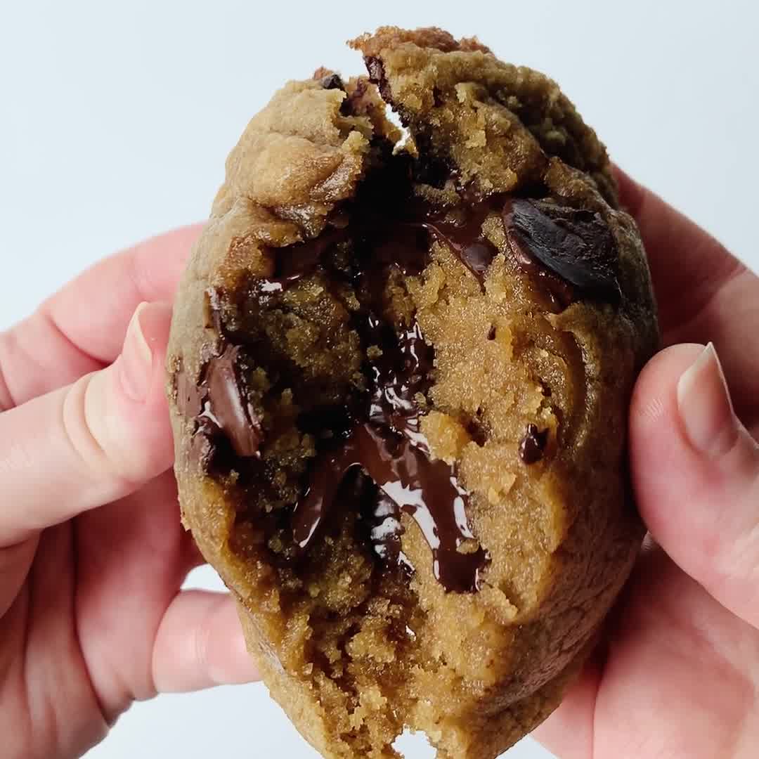 Seven Grams Caffé Facebook ad: Vegan Tahini & Olive Oil Dark Chocolate Chip Cookie