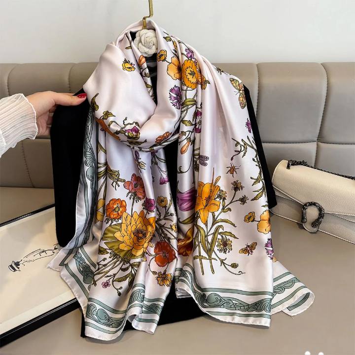 Queen Hijab Facebook ad: Salam Salam lot de 5 foulards à 20000frs
