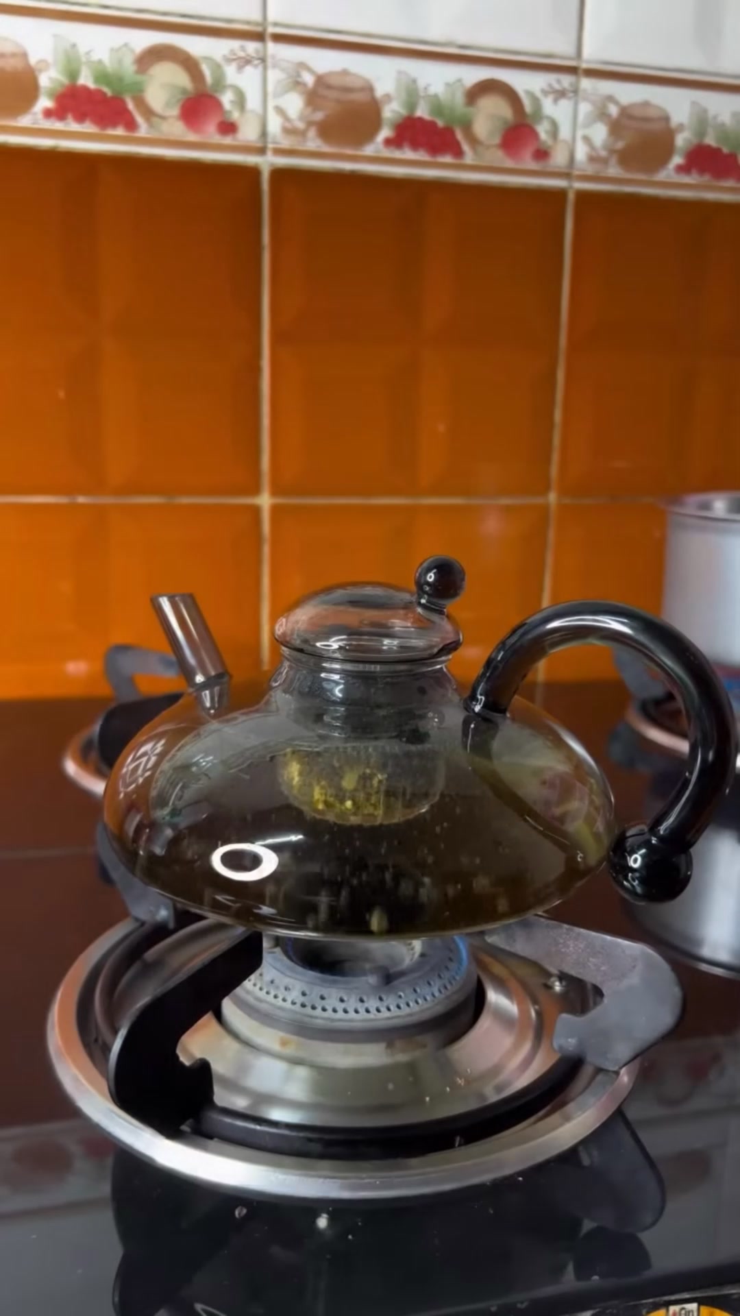 Flying carts IND Facebook ad: Droplet Glass Teapot