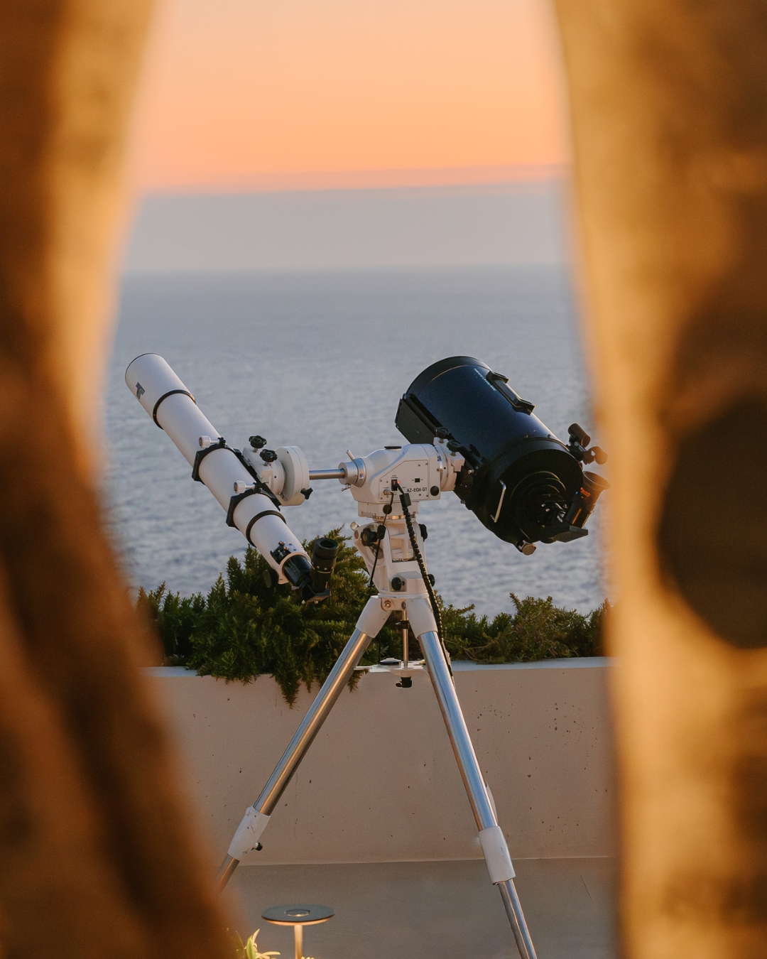 One&Only Kéa Island Facebook ad: Stargazing reveals a different side of the Cyclades…