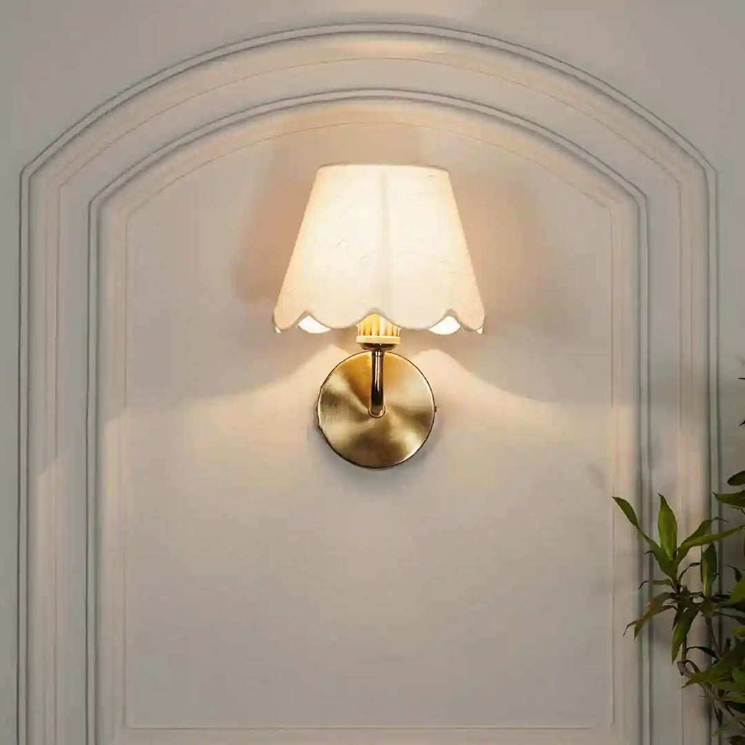 Kapoor Lampshades Facebook ad: Still stuck with old, boring lights in 2026?