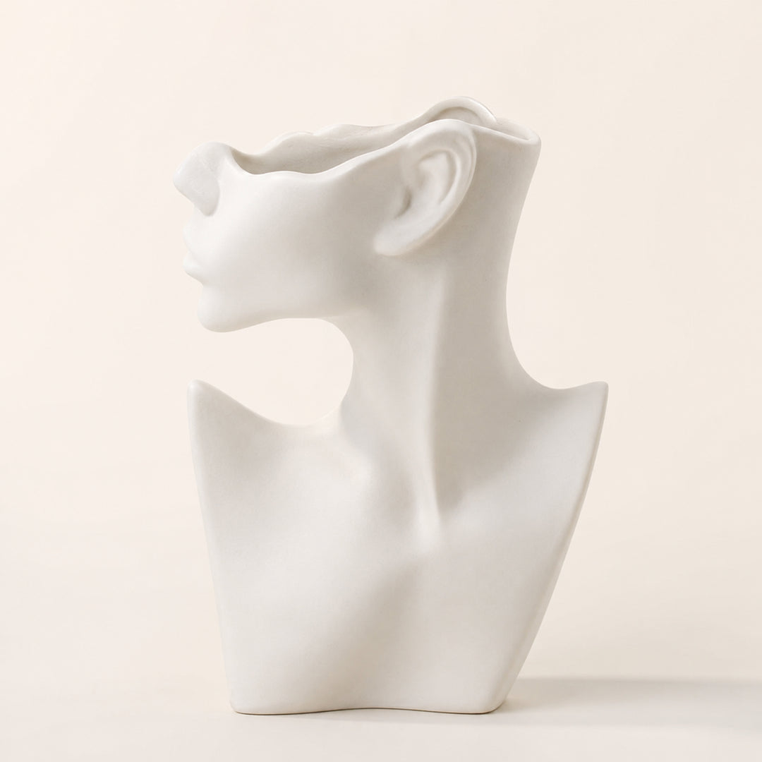 Dinara Facebook ad: Some corners of your home just feel empty…
