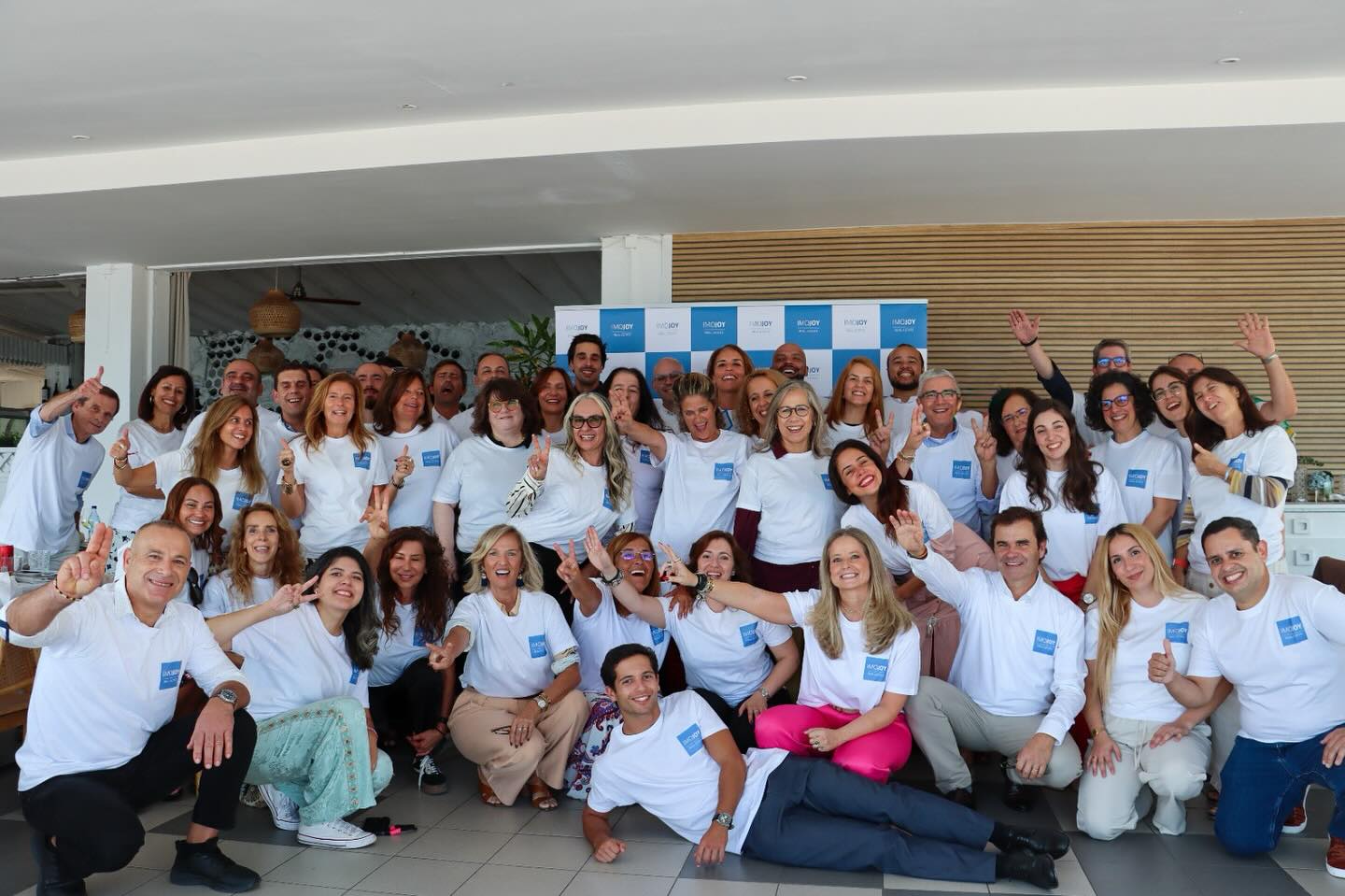 Imojoy Real Estate Facebook ad: Nada como um dia com toda a equipa…