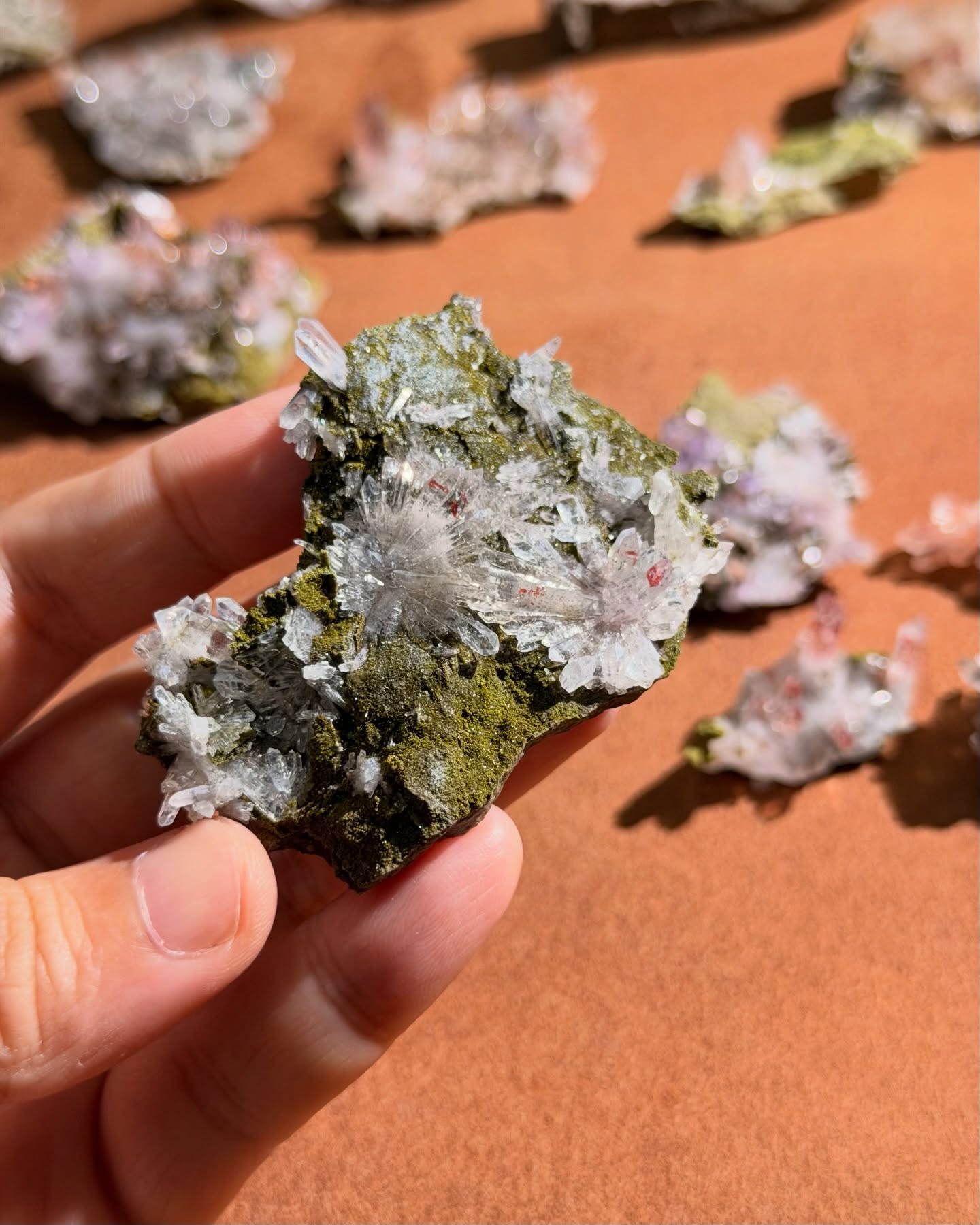 Krizto lab Healing Crystals 療癒系水晶 Facebook ad: Goboboseb 布蘭登堡原礦晶簇