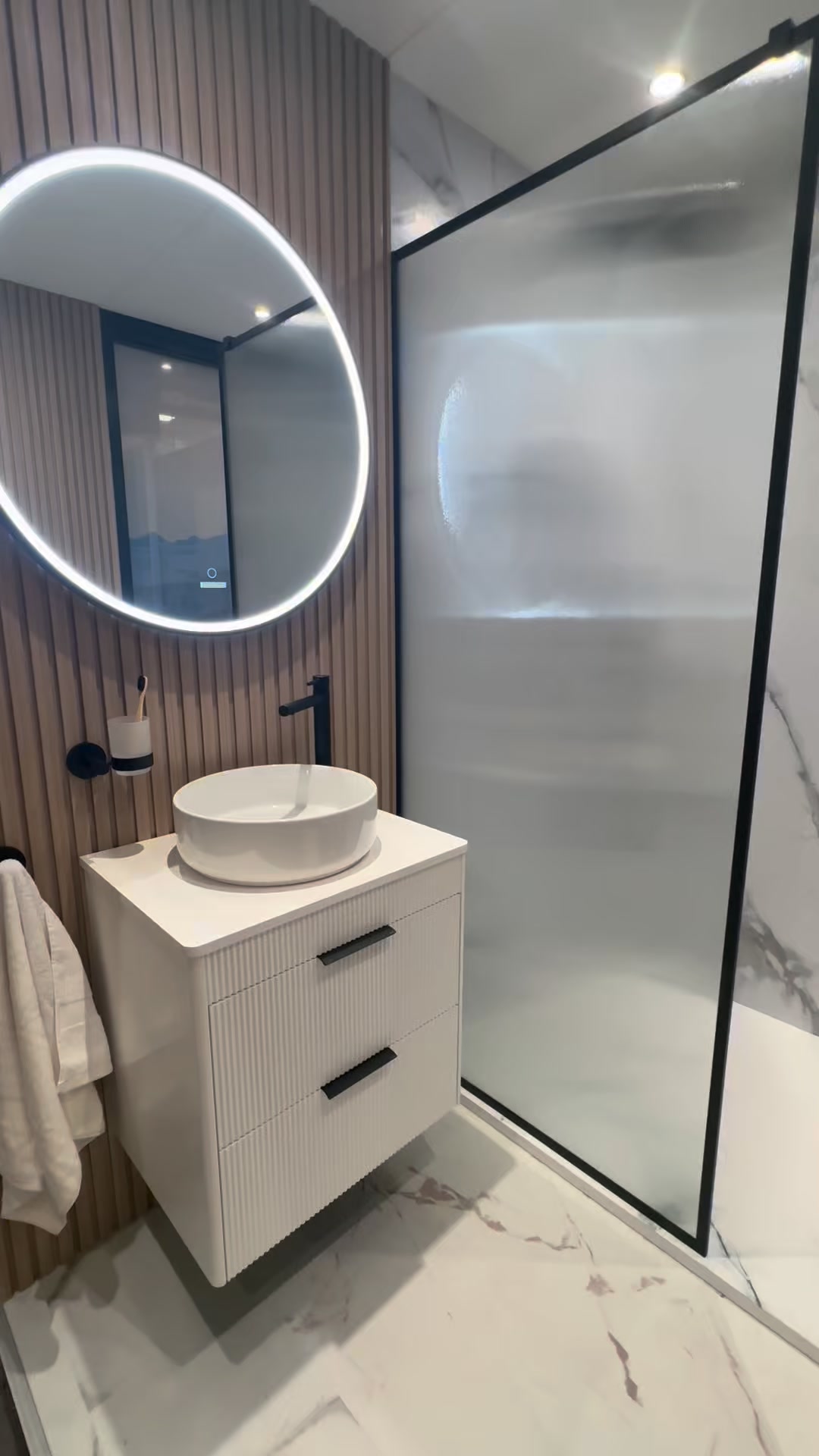 SONAS Bathrooms Facebook ad: Transform your bathroom with REED