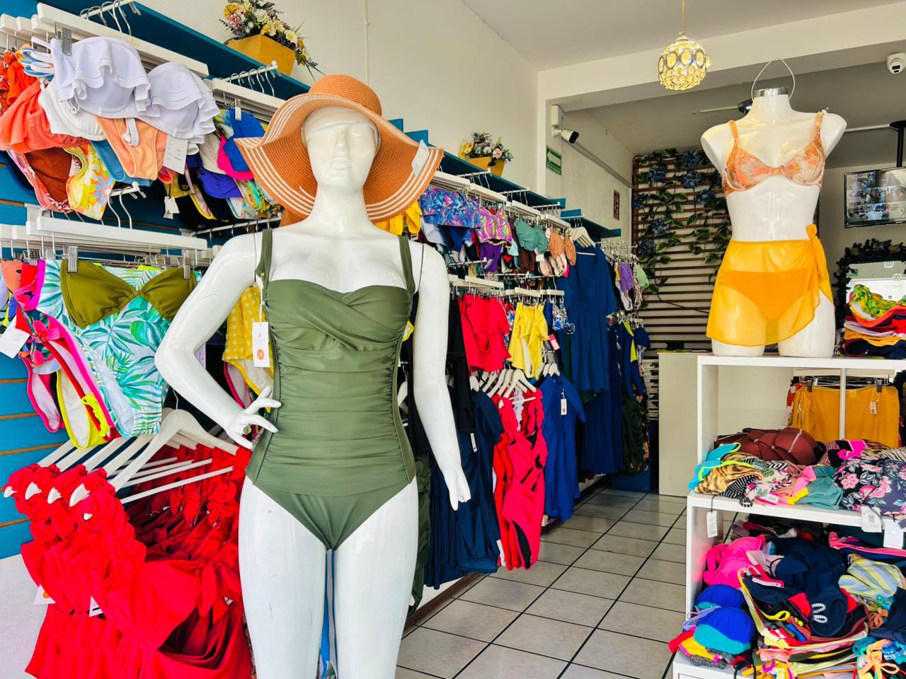 SANDY Trajes de Baño Facebook ad: ¡ABIERTO! HOY