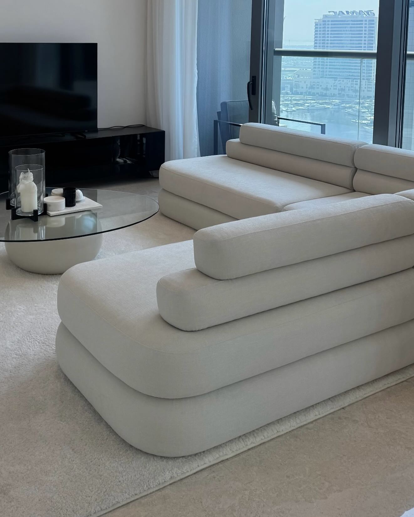 Home Figures Facebook ad: Buy the Best Sofas & Benches Online in UAE