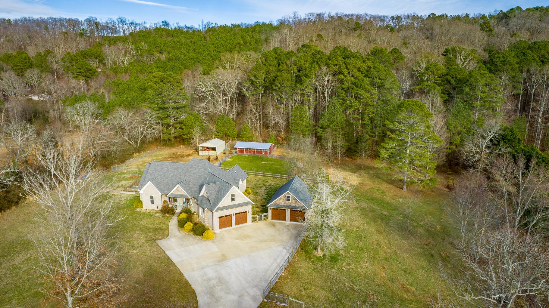 Kellerhals Team, Keller Williams Greater Downtown Realty, 423.664.1900 Facebook ad: 𝐍𝐄𝐖 𝐑𝐈𝐍𝐆𝐆𝐎𝐋𝐃 𝐋𝐈𝐒𝐓𝐈𝐍𝐆 - 𝐒𝐈𝐓𝐔𝐀𝐓𝐄𝐃…