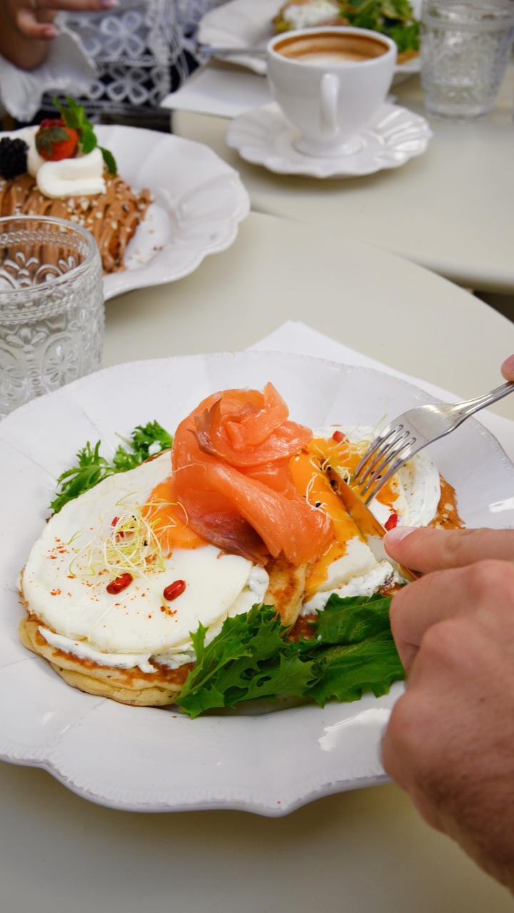 Milva Brunch Marseille Facebook ad: Le tout dans une atmosphère ultra conviviale et…