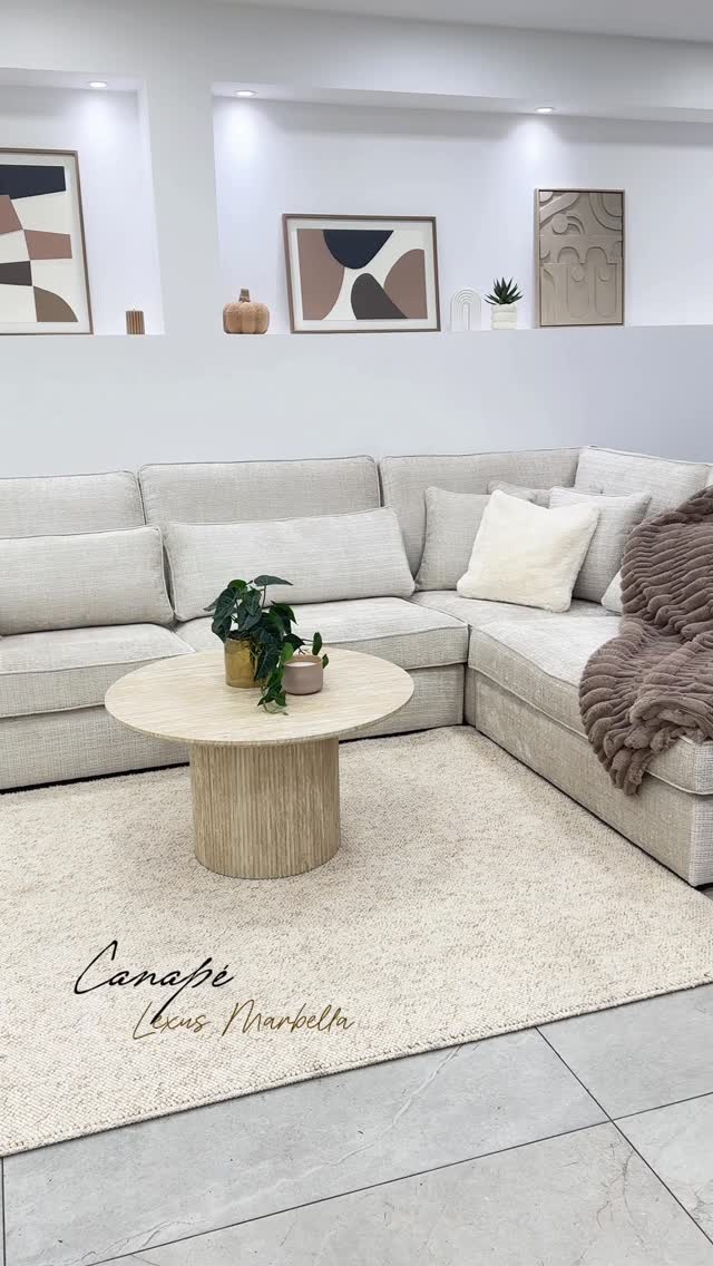 Spéciale Meubles Facebook ad: L’élégance prend forme avec le canapé Lexus Marbella.