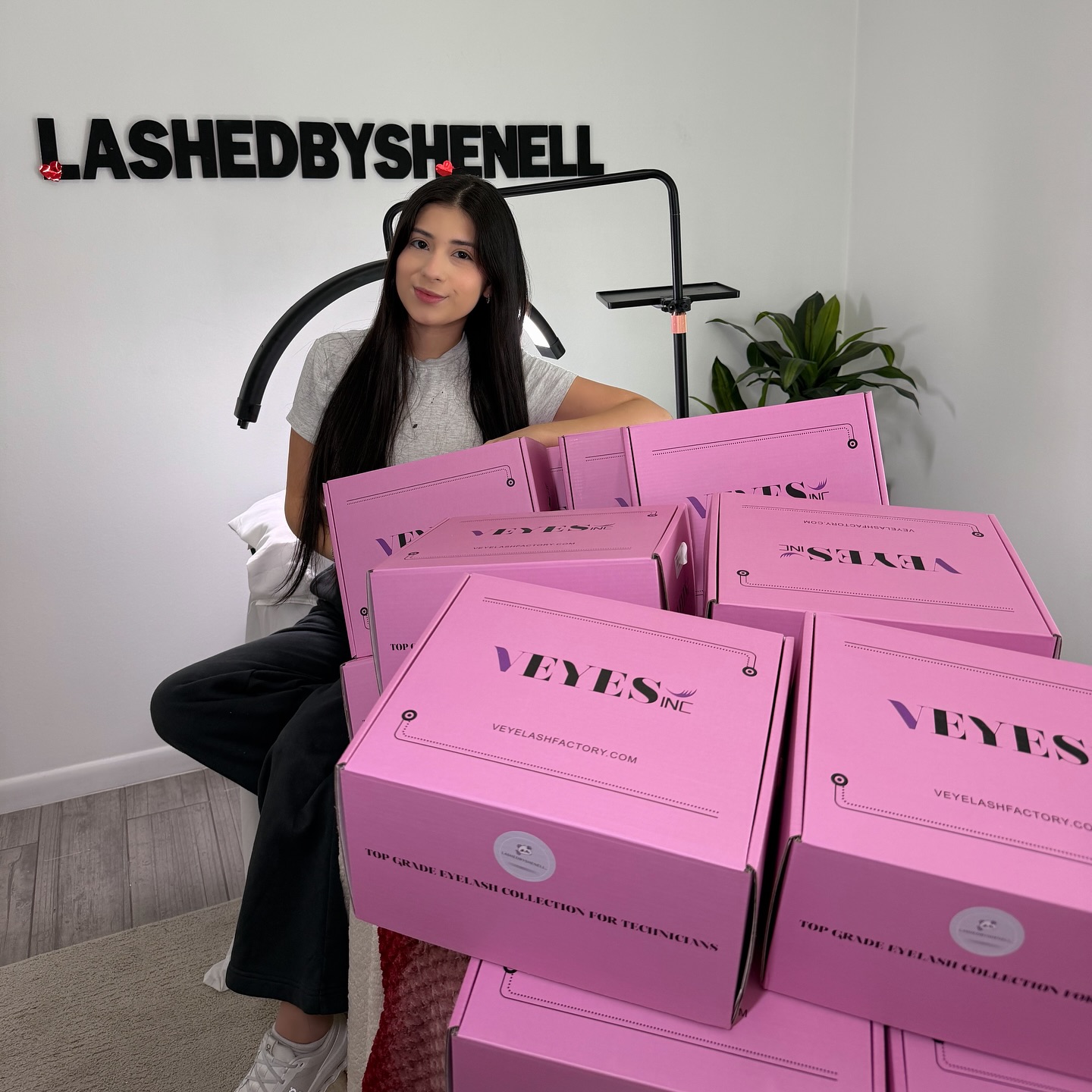 Veyelash Factory Facebook ad