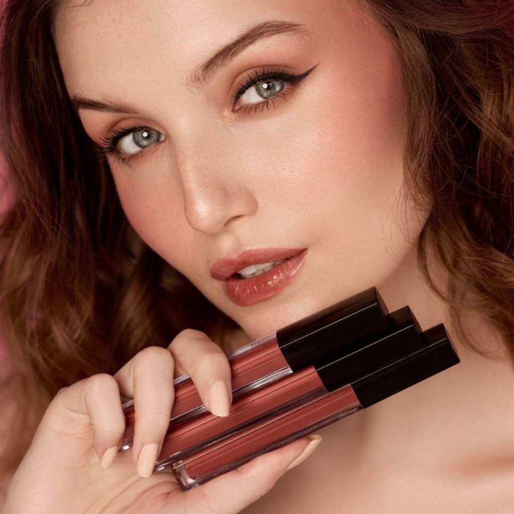 MUD Make Up Design Facebook ad: Llevate el producto para las ojeras, para tus…