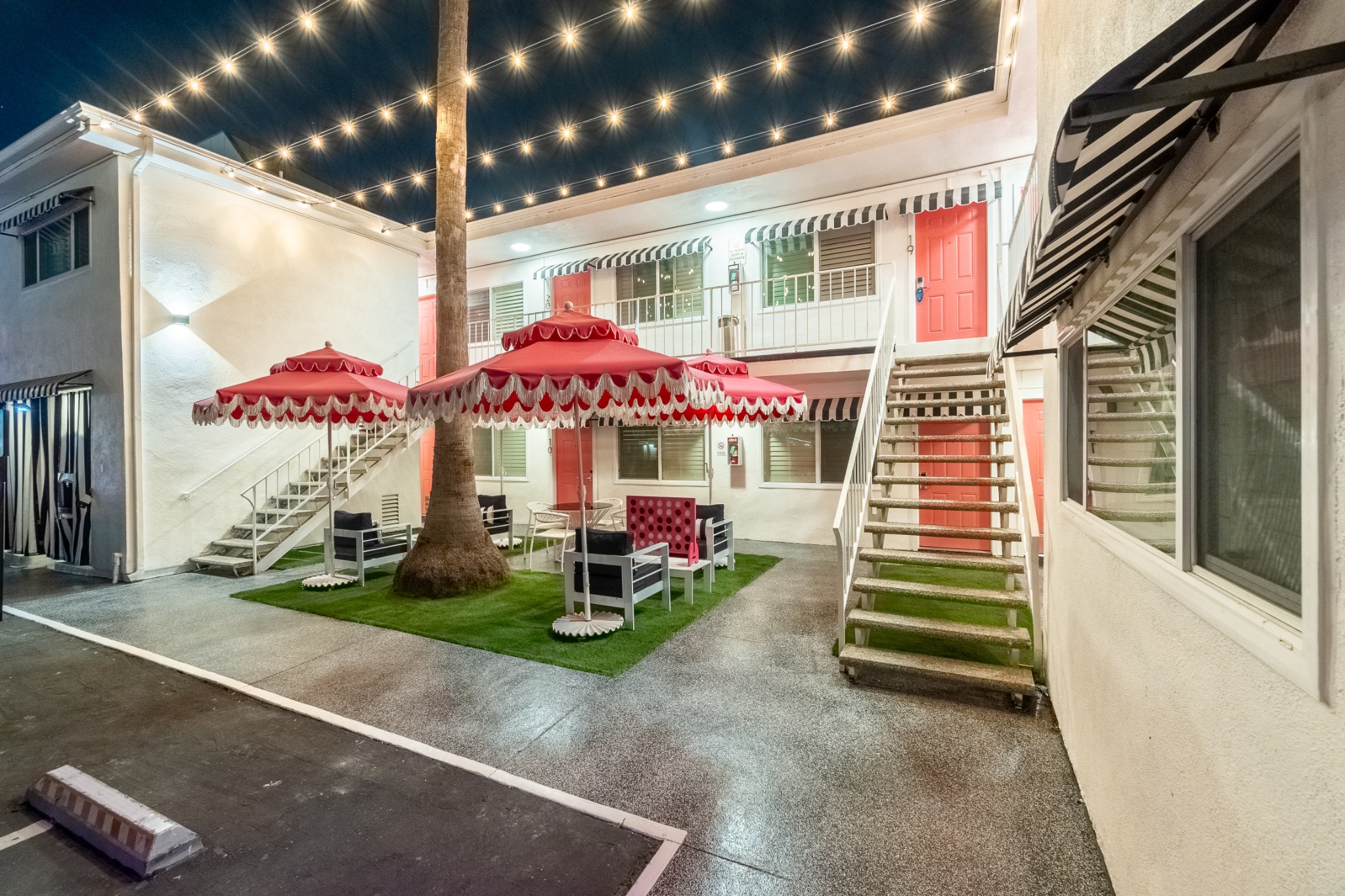 Santa Monica Hotel Facebook ad: Escape the ordinary and stay where style, comfort…