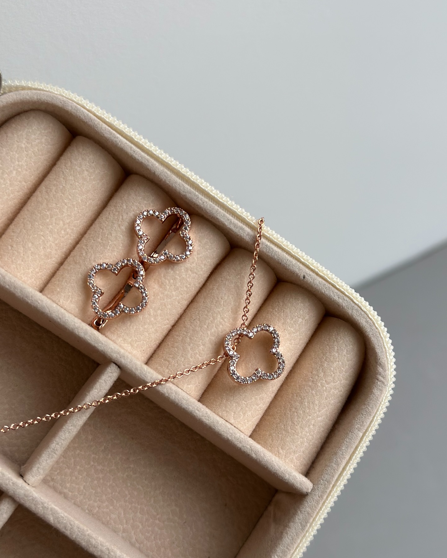 Bloomjewels Facebook ad