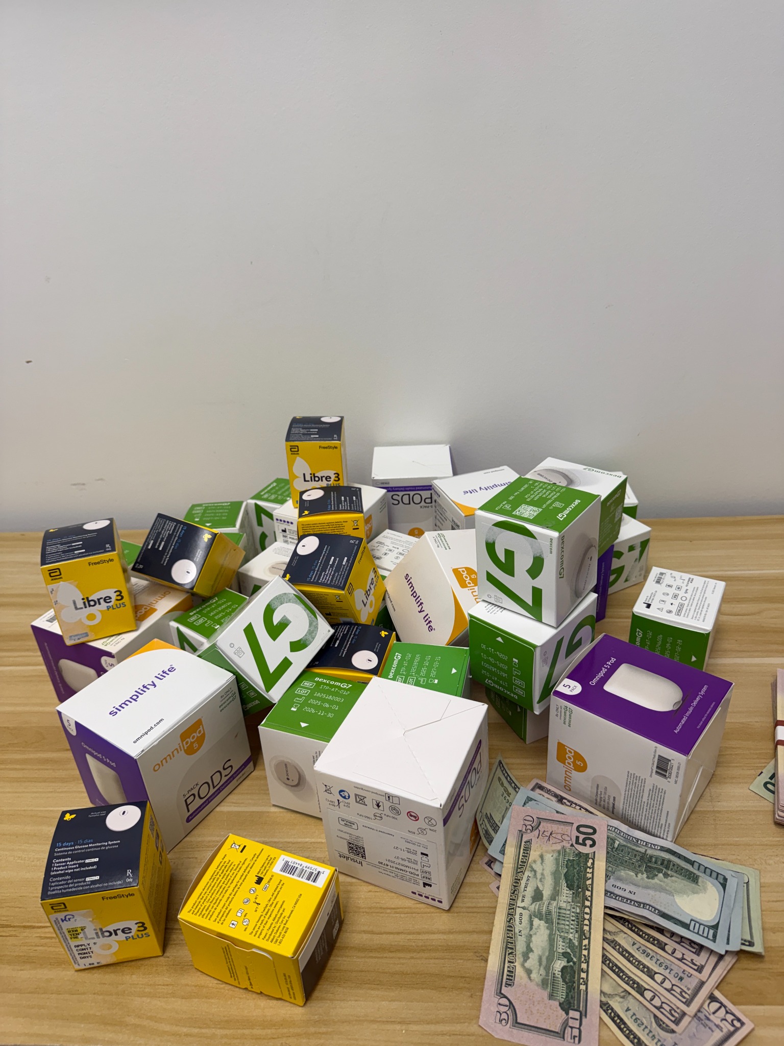 Fo-Mart Electronic Buyback LLC Facebook ad: I Pay Cash, Stop in today.