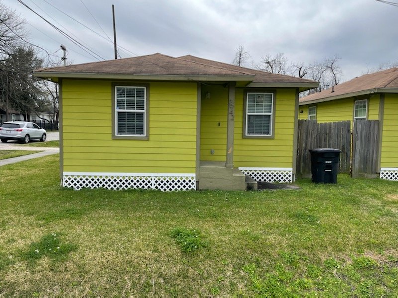 Sayer Street Facebook ad: 2 Beds 1 Bath House