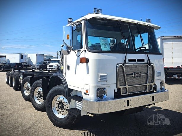 Mike Perry Facebook ad: 2019 Autocar 6 AXLE ACX