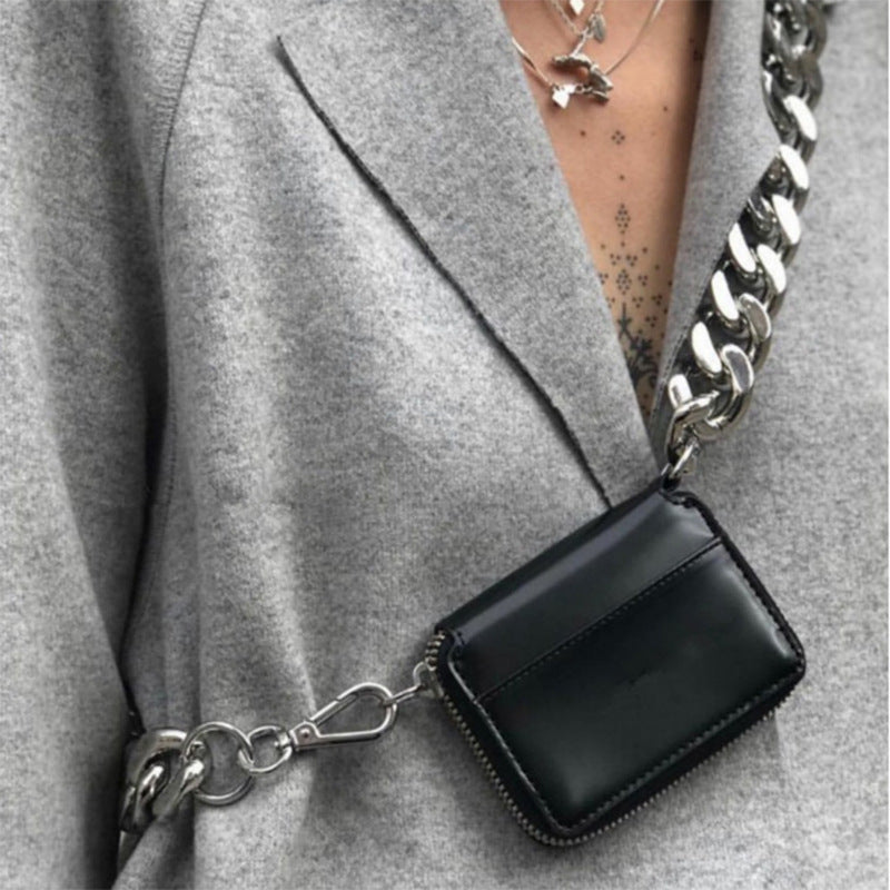 Sante Grace Facebook ad: The bag that more than 700 people waited…