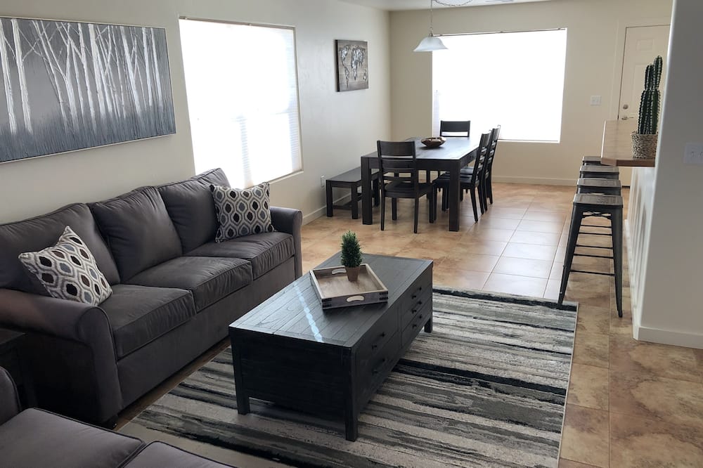 Vrbo Facebook ad: Depuis des escapades de groupe jusqu’aux retraites à…
