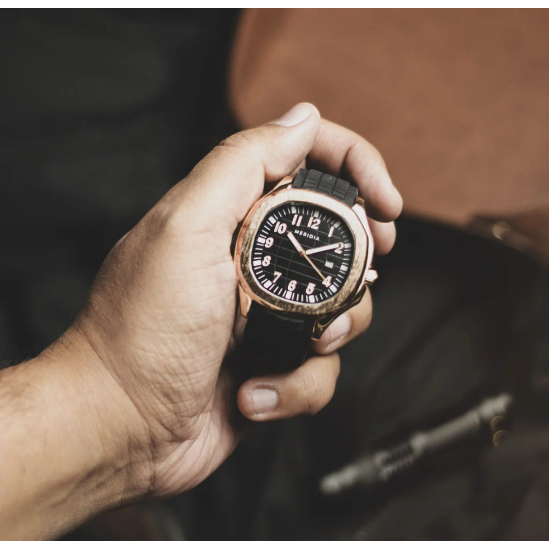 Fathom watches Facebook ad: Free Delivery Min.