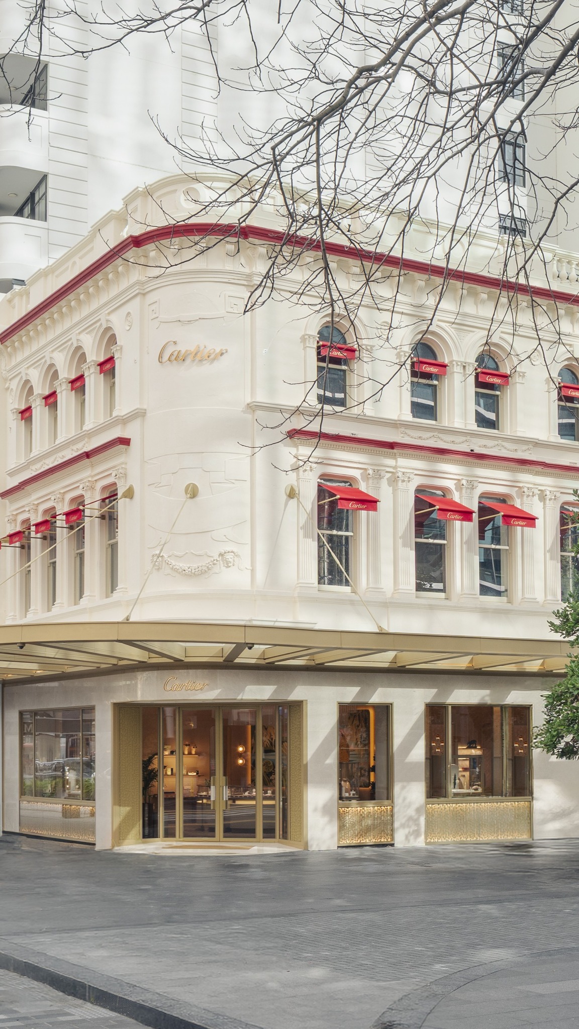Cartier Facebook ad: Cartier arrives in Auckland.