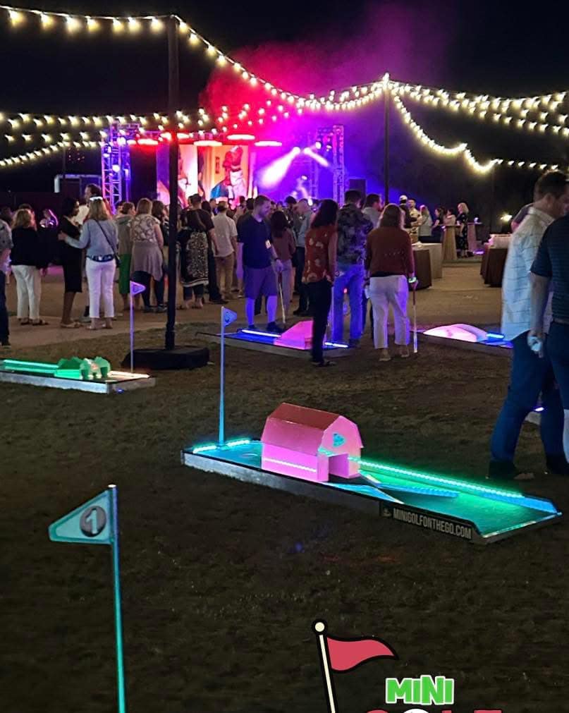 Mini Golf On The Go - Texas' Portable Mini Golf that comes to You Facebook ad: Hey Texas…bring MINI GOLF to your next event!