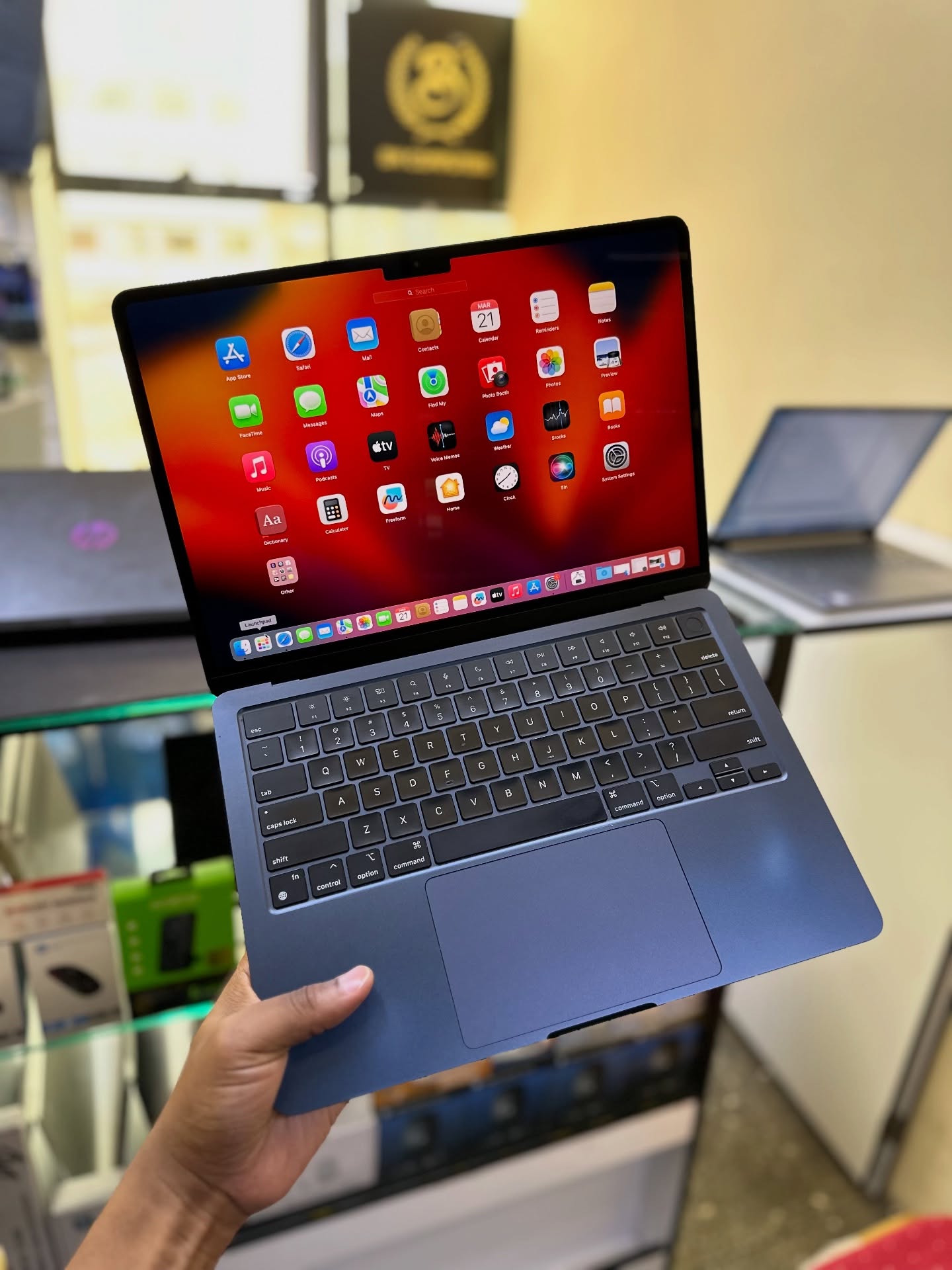 BM Computers Facebook ad: MacBook Air M2, 2022